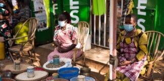 How to safely shop in the marketplace during the pandemic Vendors on the market. Picture by SAWBO photographer Gerald Andrew Akolo