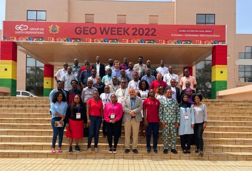 Monitoring and Early Warning for Floods Training Participants having a group photo. PHOTO/GEO.