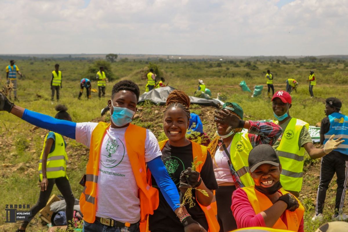 GRECOP youth members taking part in invasive weed control at Nairobi National Park organized by Friends of Nairobi National Park (FONNAP) in partnership with GRECOP. PHOTO/Courtesy.