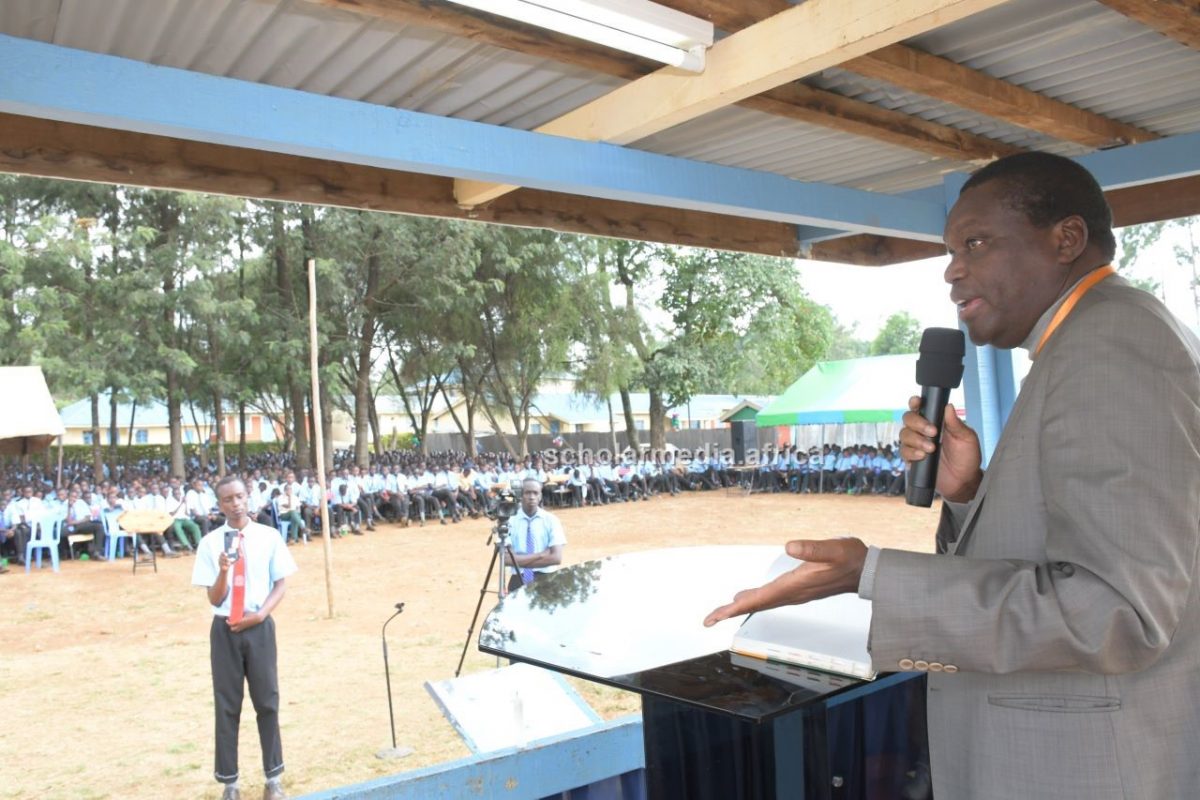 Justice Stephen Riechi addressing students. PHOTO/Dan Nyamanga, Scholar Media Africa.