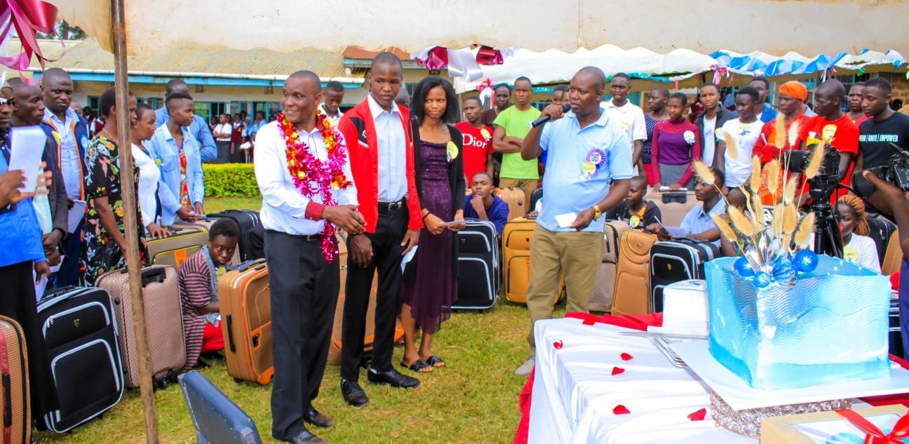 Awarding of some of the best students in 2023 KCSE. PHOTO/Courtesy. 